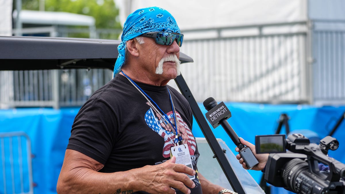 Detroit Lions training camp turned into a circus with a lightning rod ...