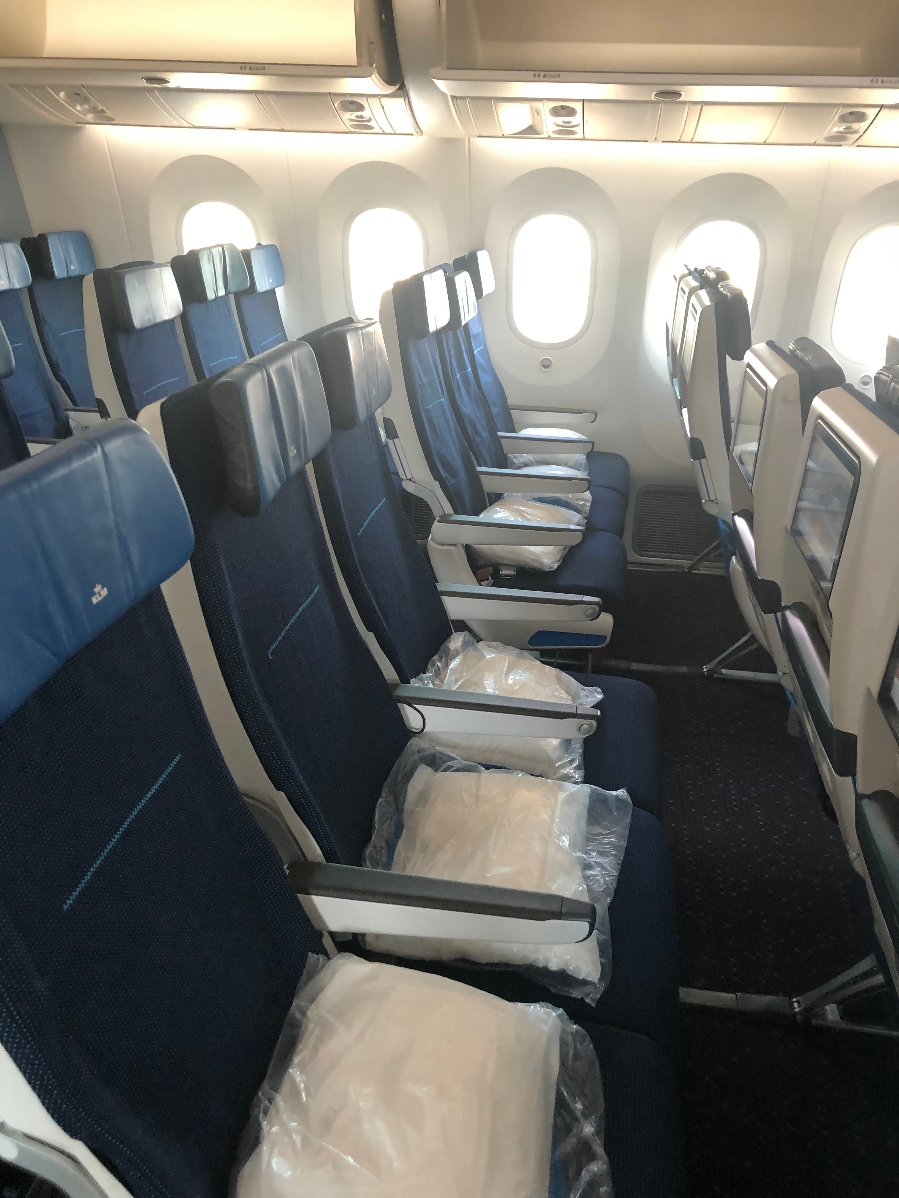 Windows on a KLM Boeing 787.