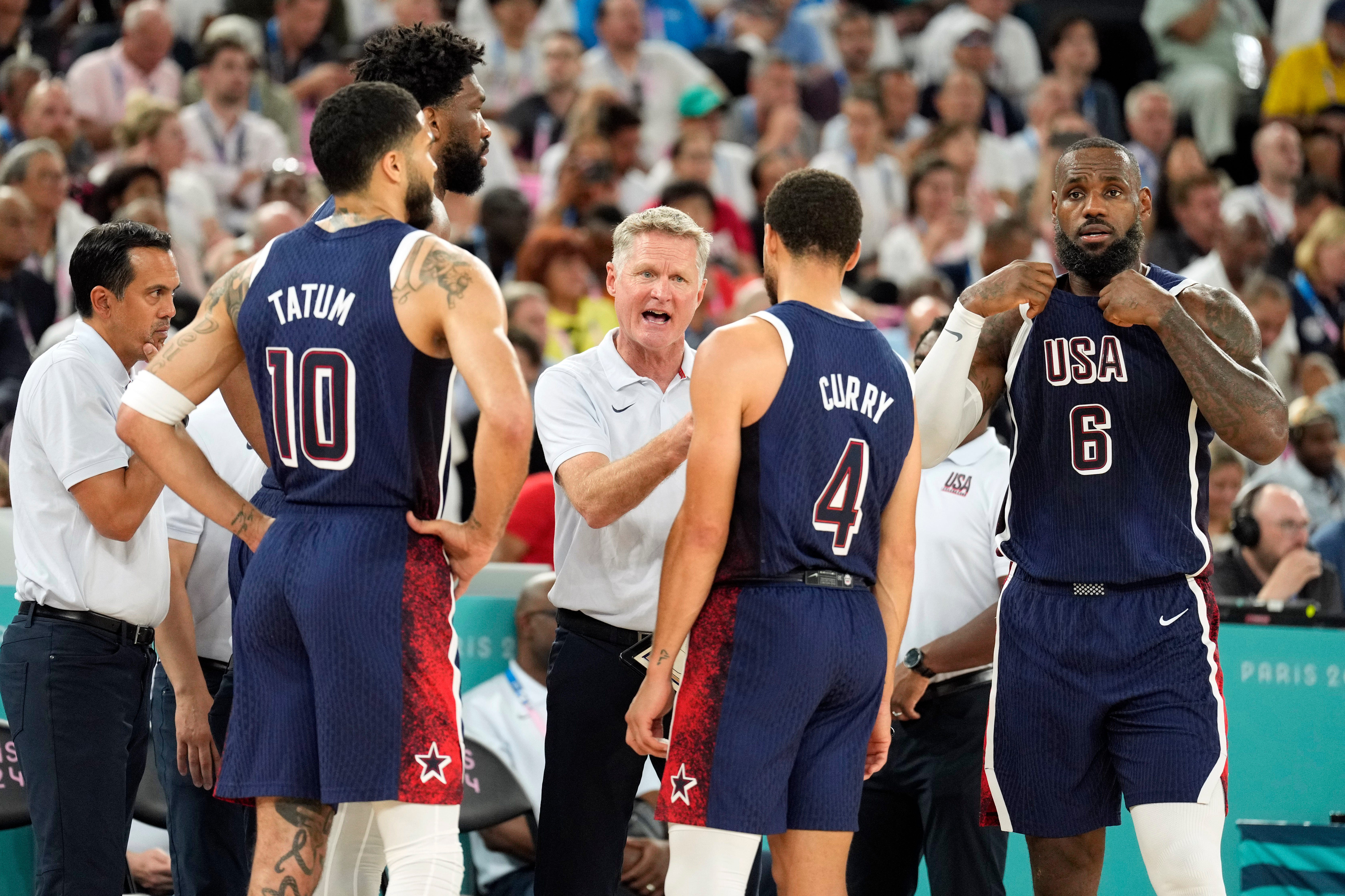 Steve Kerr talks to U.S. players during the win against Brazil.