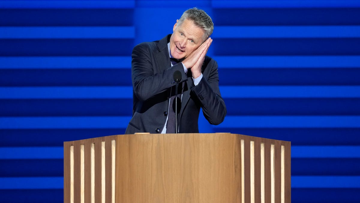 Steve Kerr apoia Kamala Harris na Convenção Nacional Democrata e denuncia Donald Trump Steve Kerr apoia Kamala Harris na Convenção Nacional Democrata e denuncia Donald Trump
