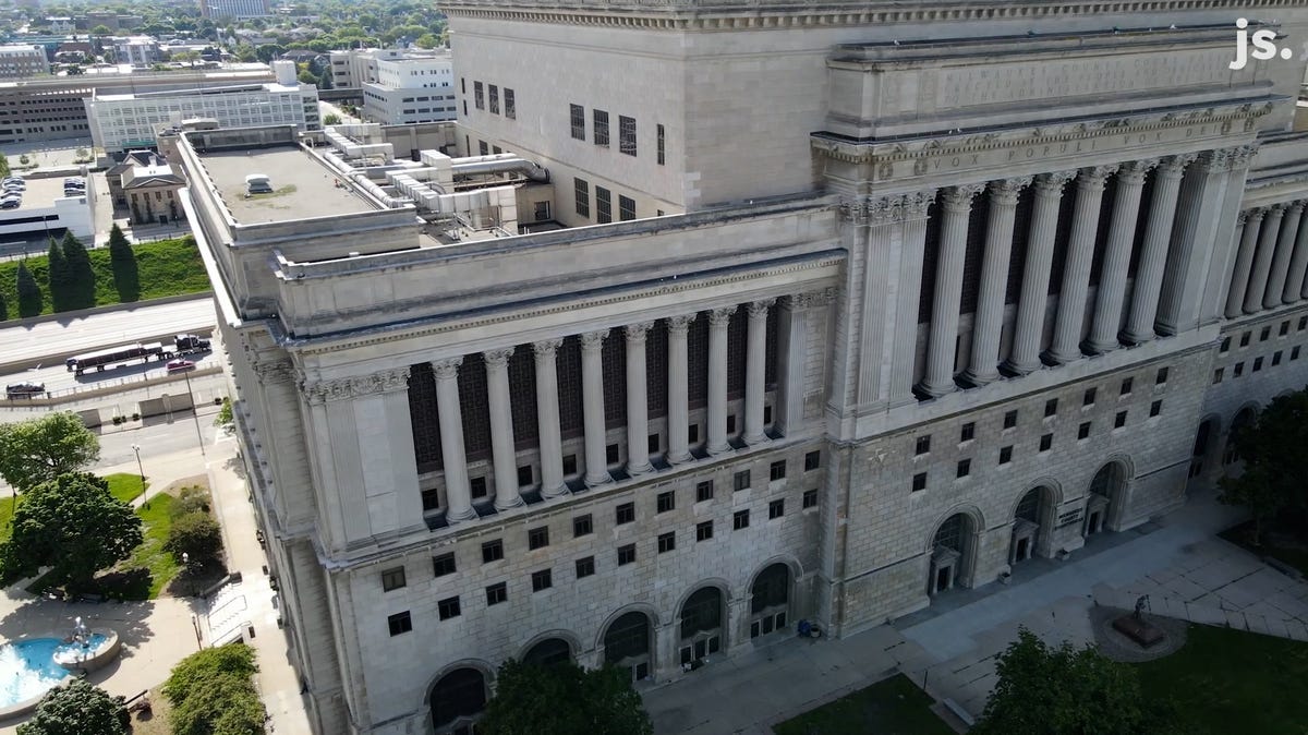 Built in 1931, Milwaukee's historic County Courthouse is in dire need of repair and upgrades. Here's a recent view of the MacArthur Square building.