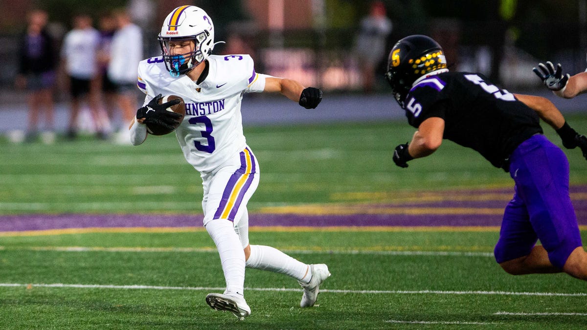 WATCH: Johnston football uses trick play to score TD on opening kickoff vs ...