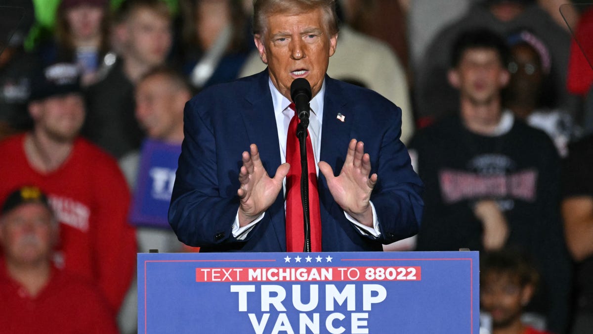 Watch live at 1 p.m: Former President Donald Trump speaks to Detroit Economic Club Watch live at 1 p.m: Former President Donald Trump speaks to Detroit Economic Club