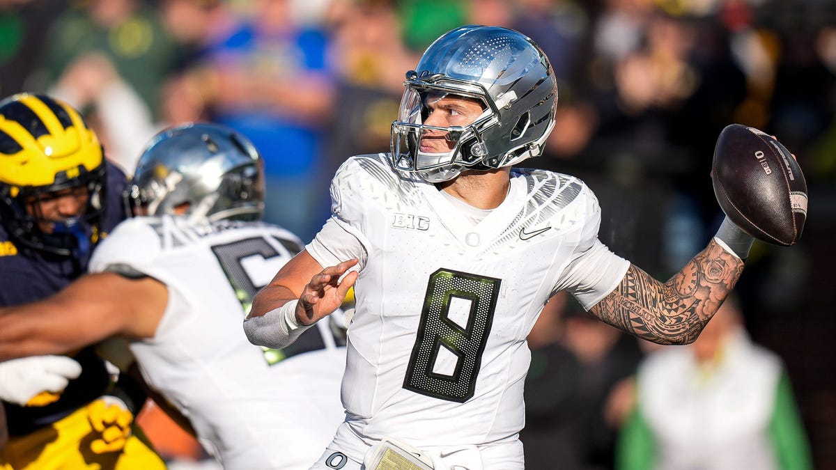 Big Ten Power Rankings: Ohio State finds mojo against Penn State, moves back behind Oregon Big Ten Power Rankings: Ohio State finds mojo against Penn State, moves back behind Oregon