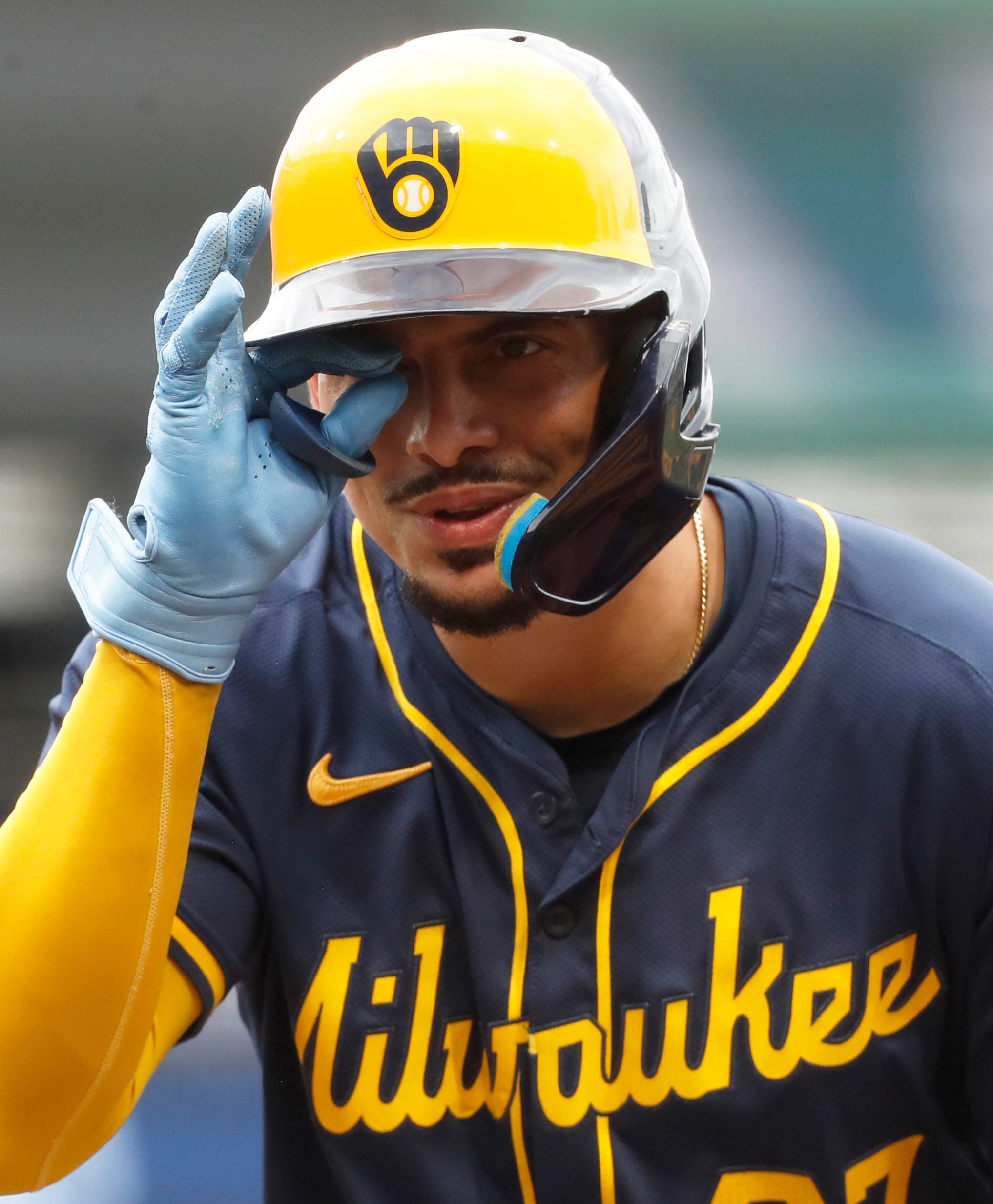 Willy Adames to Giants on $182 million contract, biggest in San Francisco history