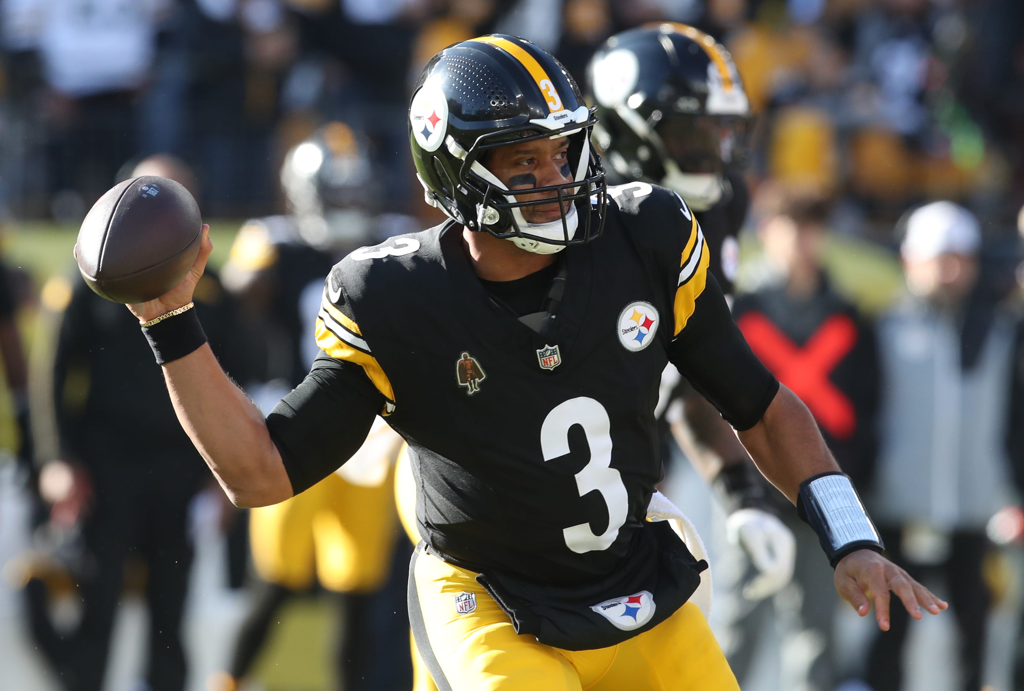 Bengals vs. Steelers live updates: TV channel, picks for Week 18 Saturday game