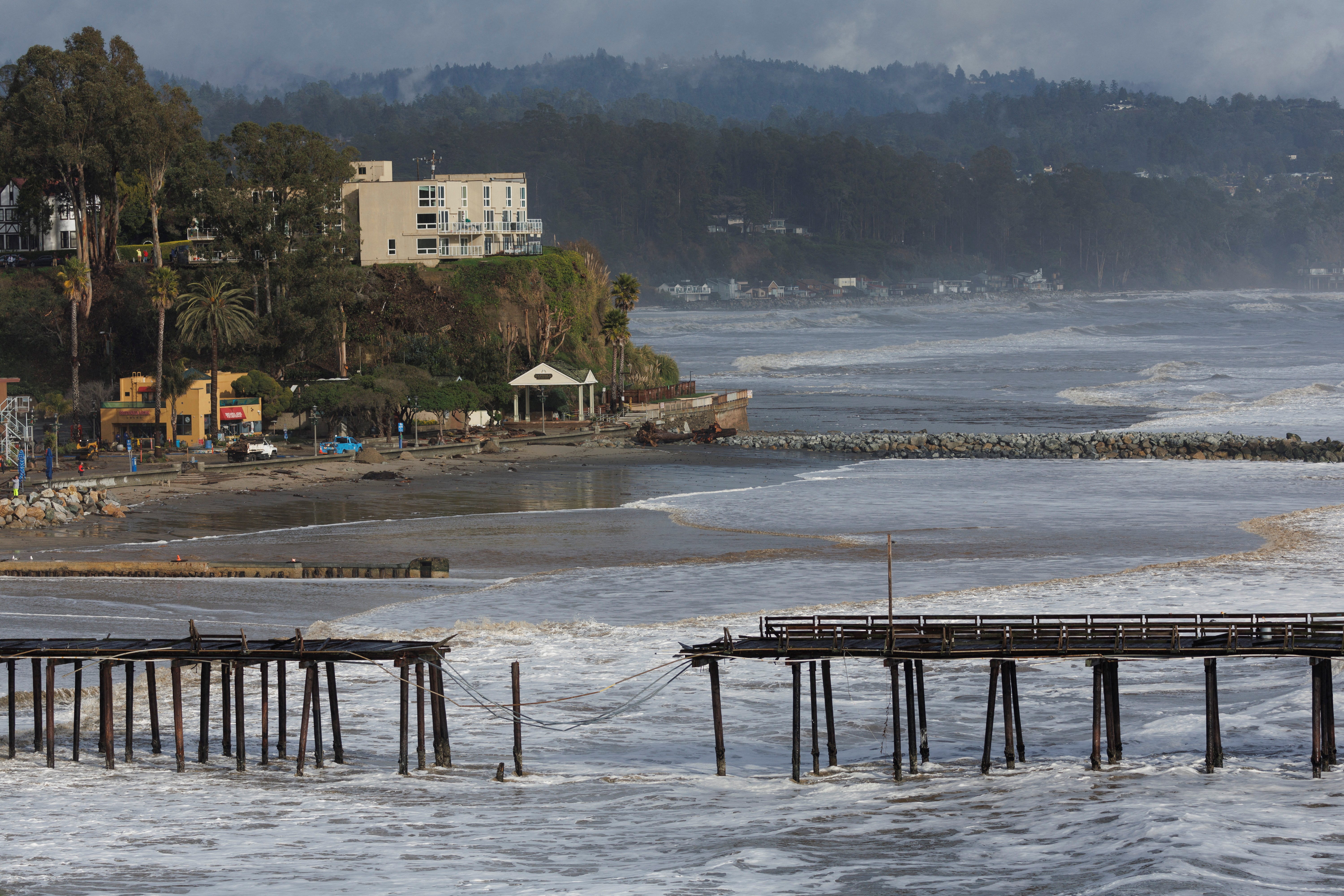 Heroic surfers rescue family after boat capsizes near Santa Cruz Lighthouse