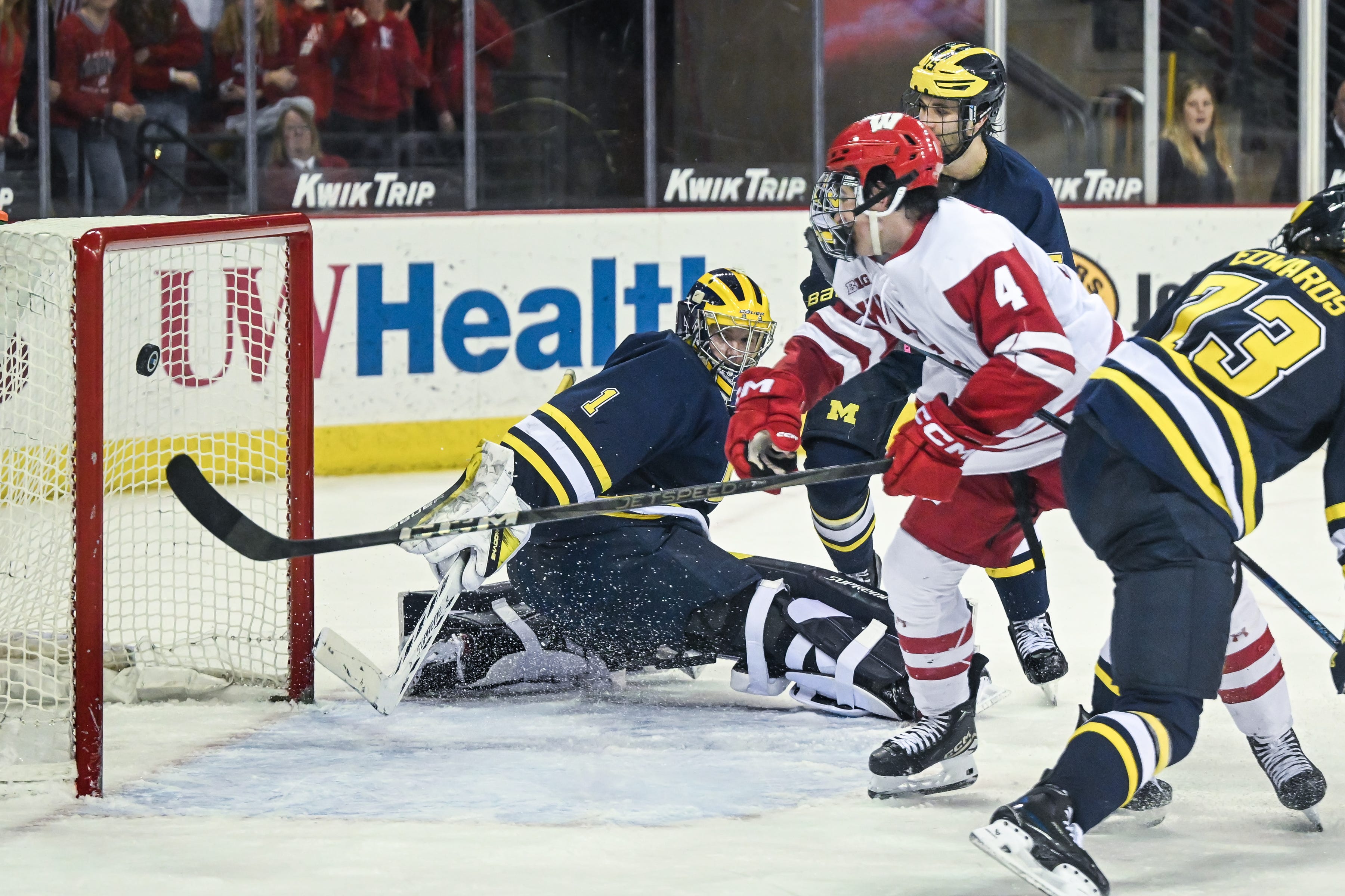 El hockey masculino de Wisconsin vence a Michigan y se adjudica el primer oportunidad en el Big Ten
