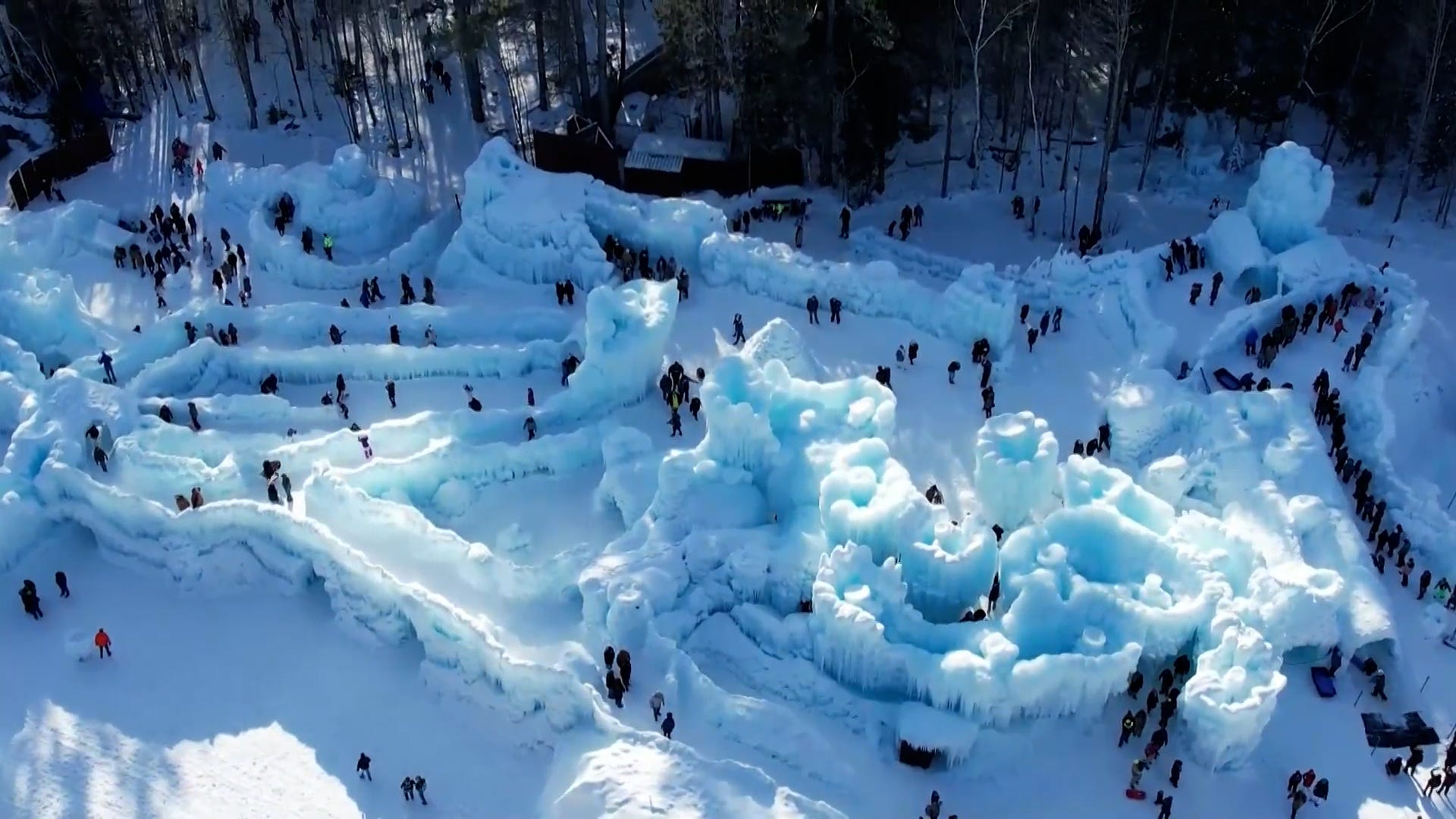 TRND ICE CASTLES ATTRACTION IN NH