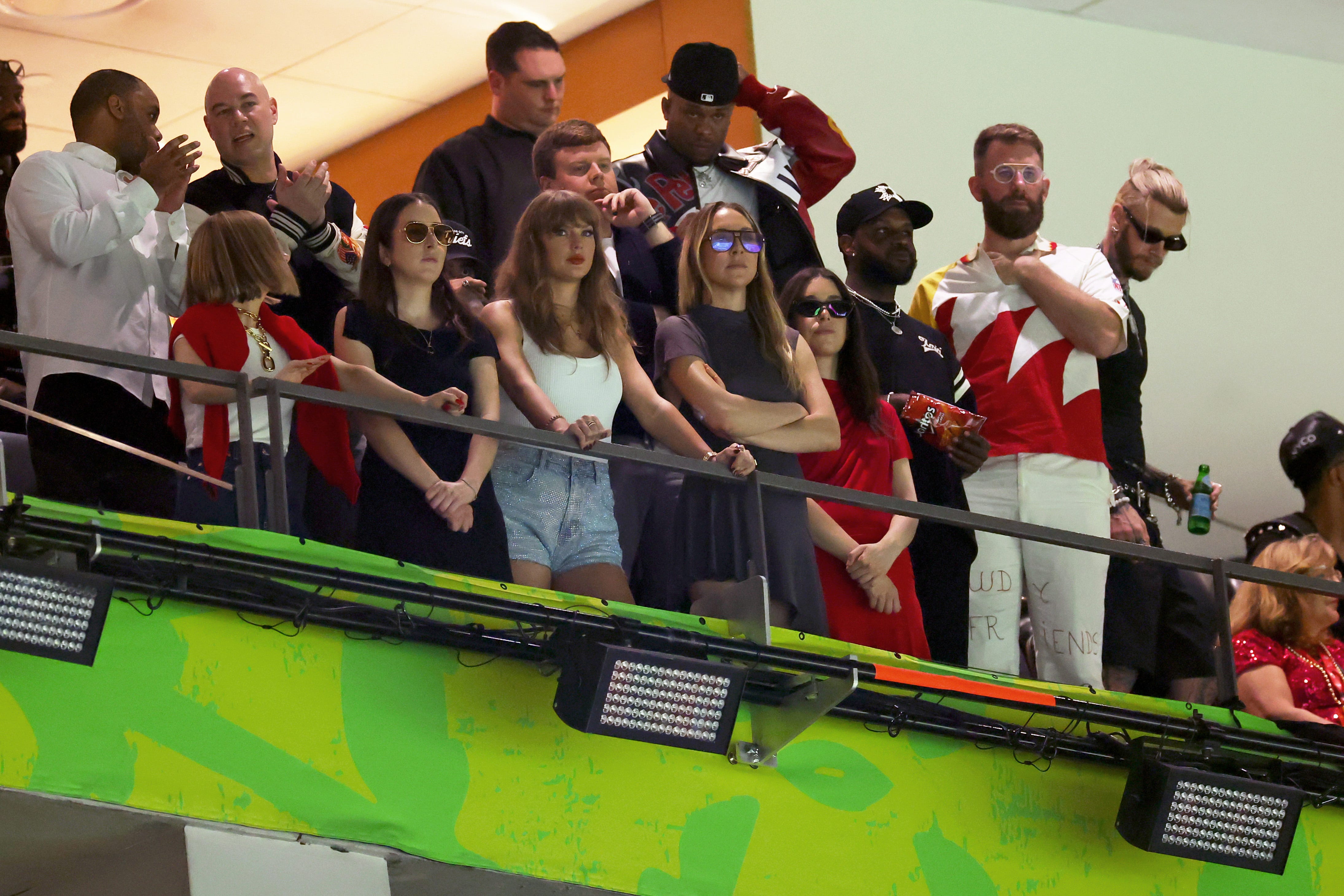 NEW ORLEANS, LOUISIANA - FEBRUARY 09: (L-R) Ed Kelce, Ashley Avignone, Alana Haim, Ross Travis, Taylor Swift, Este Haim, Danielle Haim and Donna Kelce attend Super Bowl LIX at Caesars Superdome on February 09, 2025 in New Orleans, Louisiana. (Photo by Gregory Shamus/Getty Images)