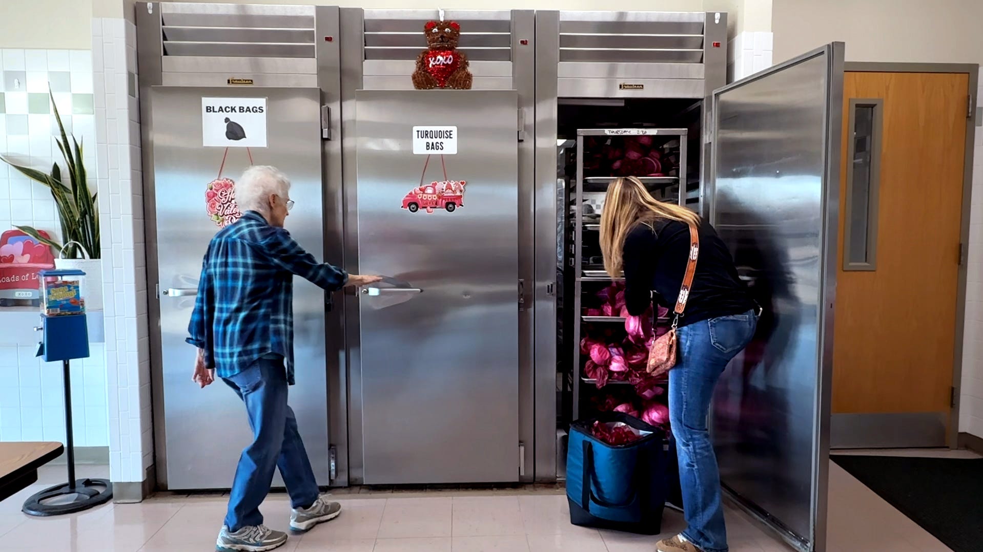 Seniors worried DOGE could put Meals on Wheels on chopping block