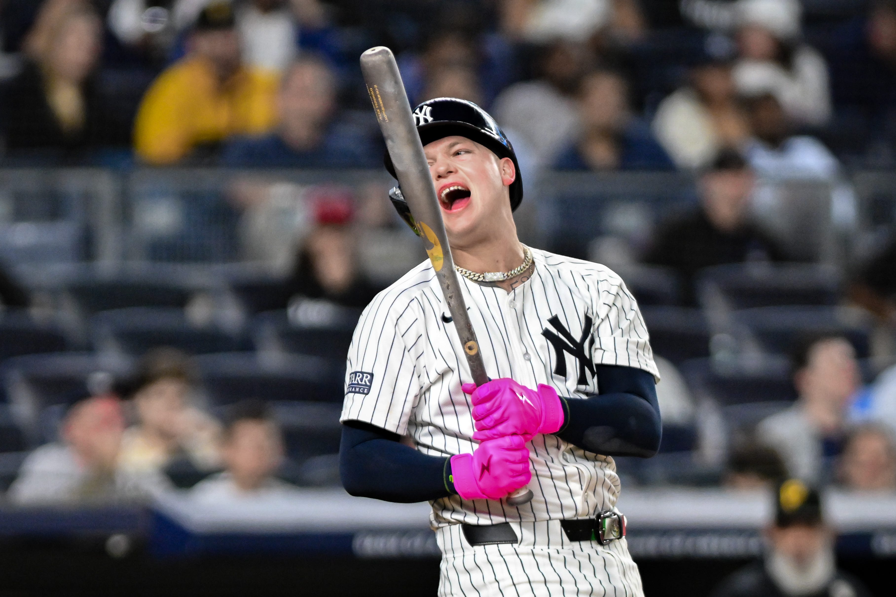Alex Verdugo had to get rid of his facial hair when he playe with the Yankees in 2024.