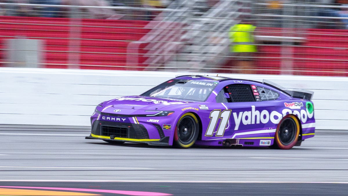 Backstreet Boys, Hulk Hogan join fun. That good? Backstreet Boys, Hulk Hogan join fun. That good?