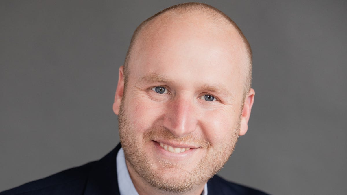 New Oshkosh school board president takes over as $10.9M deficit looms