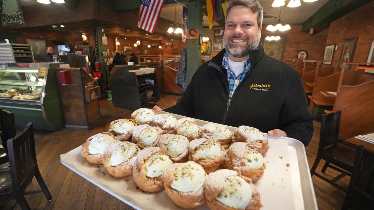 Columbus icon Schmidt's Sausage Haus brings back Autobahn buffet