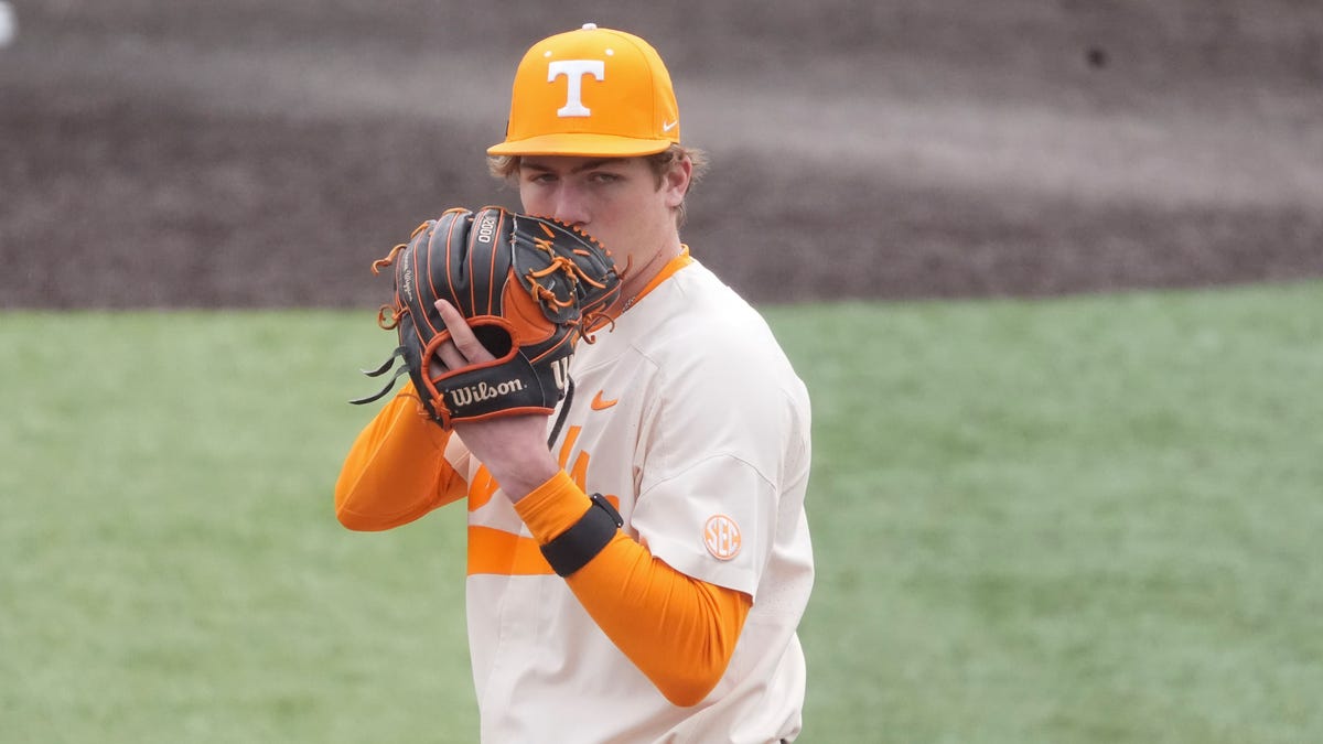 Tanner Wiggins injured by foul ball in dugout in Tennessee baseball vs Kentucky Tanner Wiggins injured by foul ball in dugout in Tennessee baseball vs Kentucky