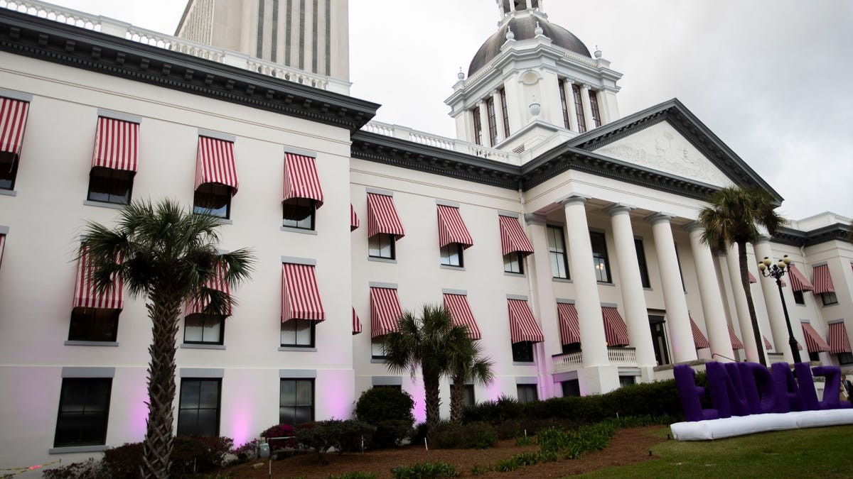 Lawmakers seal lean budget deal, aim for June 16 final vote Lawmakers seal lean budget deal, aim for June 16 final vote