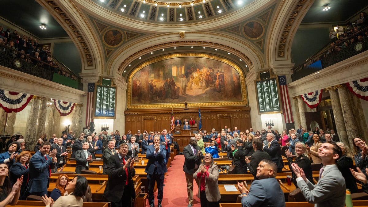 Wisconsin lawmakers divided by party on how to improve mental health Wisconsin lawmakers divided by party on how to improve mental health