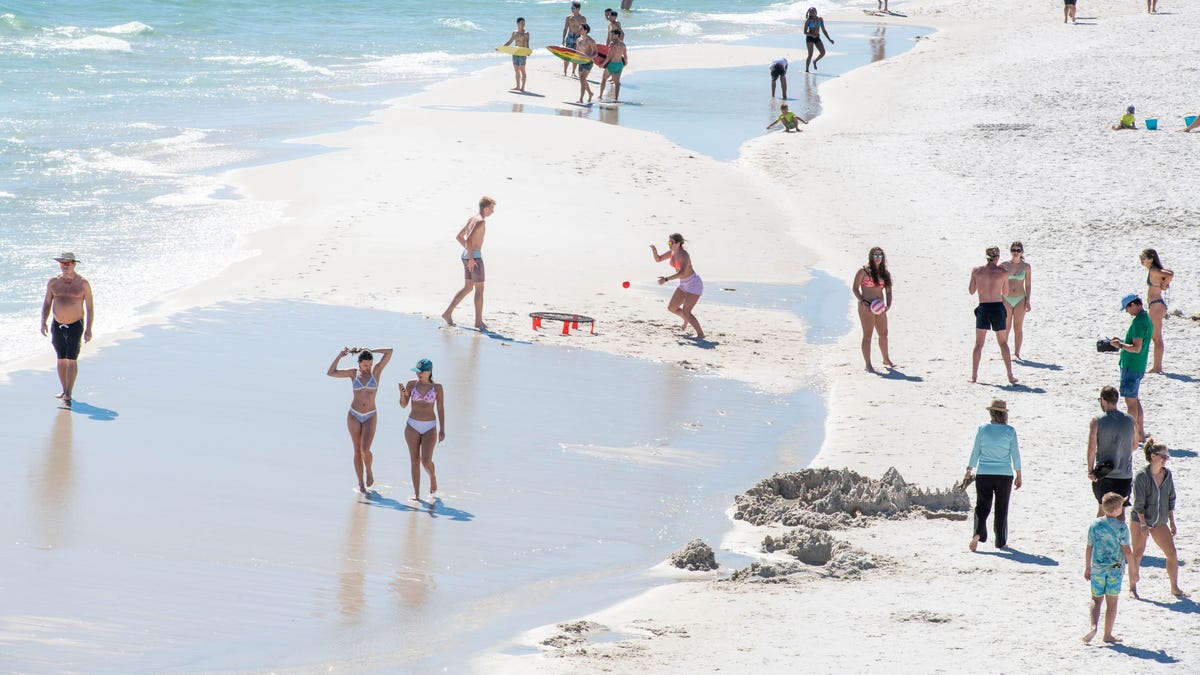 FBI warns of spring break travel risks, includes safety tips FBI warns of spring break travel risks, includes safety tips