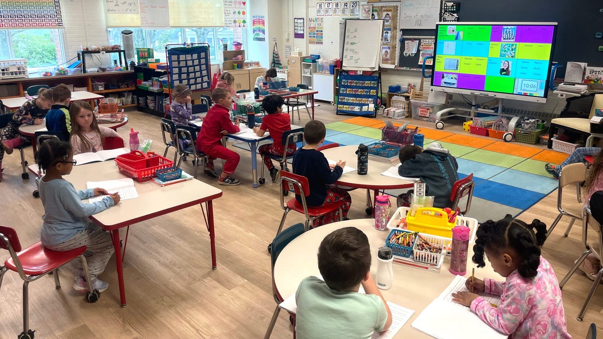 Kindergarten students get to work â€