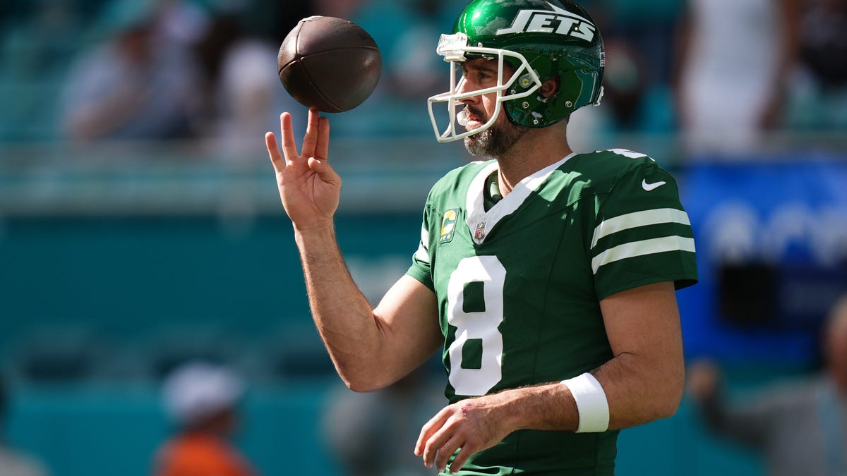 亚伦·罗杰斯(Aaron Rodgers)是钢人进攻需求的四分卫 亚伦·罗杰斯(Aaron Rodgers)是钢人进攻需求的四分卫