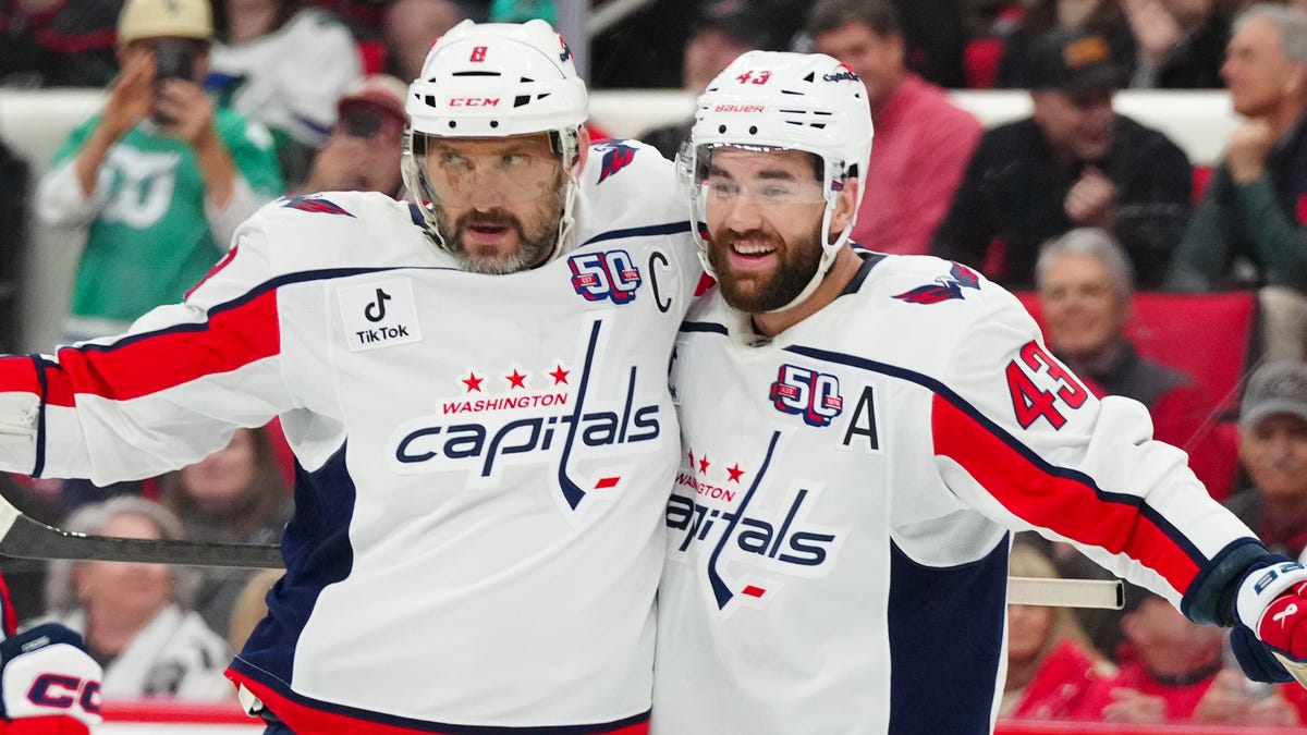 How many goals does Alex Ovechkin need to pass Wayne Gretzky as NHL's top scorer?
