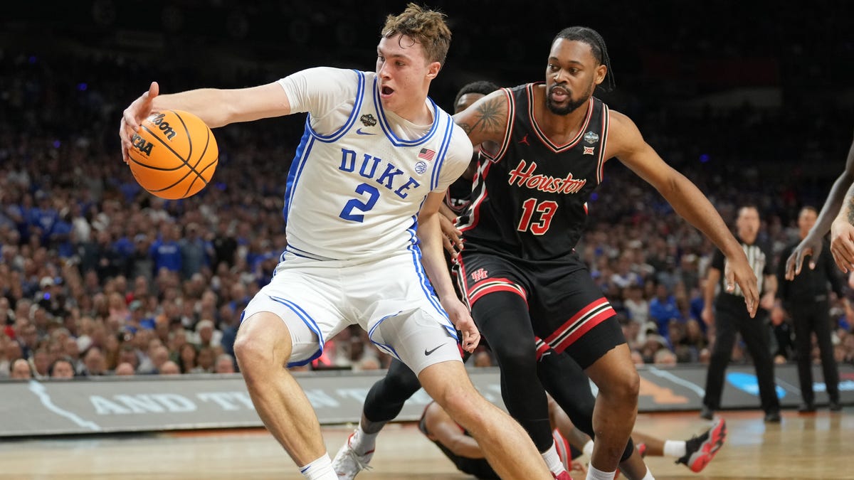 Did Cooper Flagg foul? Controversial call contributes to Duke collapse vs Houston