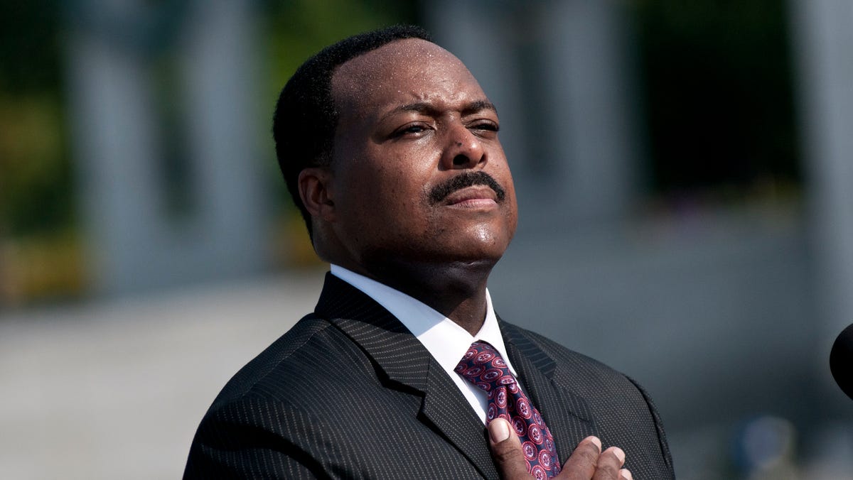 Leon Harris reveals departure from NBC4 Washington after sparking health concerns Leon Harris reveals departure from NBC4 Washington after sparking health concerns