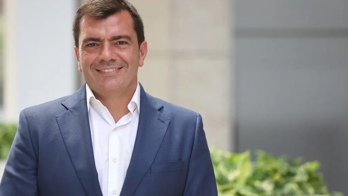 Tragic Helicopter Crash Claims Lives of Siemens Executive Agustin Escobar and Family Tragic Helicopter Crash Claims Lives of Siemens Executive Agustin Escobar and Family