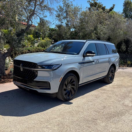 2025 Lincoln Navigator prices start at $99,995.