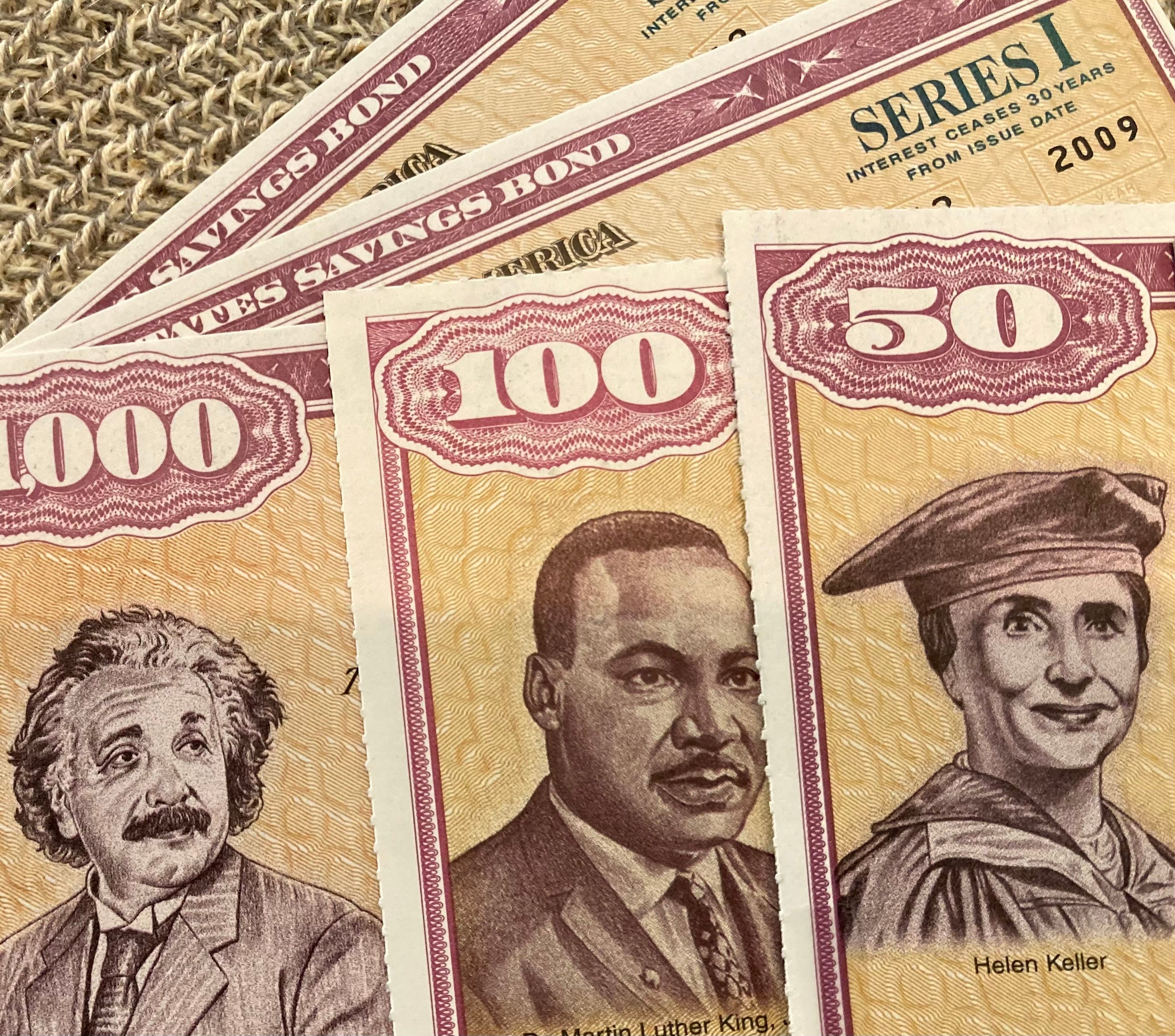 Sparer, die inflationsbereinigte Sparbriefe gekauft haben ...