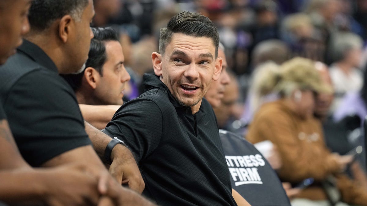 Phoenix Suns coach candidate Chris Quinn helped Miami Heat stay together this season Phoenix Suns coach candidate Chris Quinn helped Miami Heat stay together this season