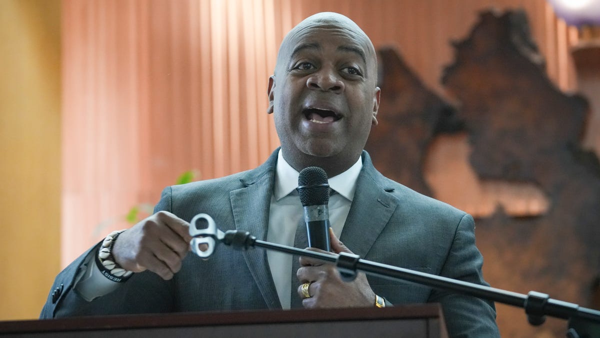 Mayor Ras Baraka speaks at a New Jersey Together panel on affordable housing held at Bnai Keshet, Apr 27, 2025, Montclair, New Jersey, USA. Yannick Peterhans-NorthJersey.com