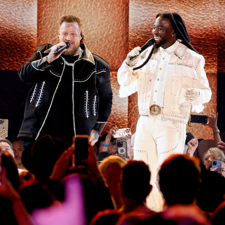 FRISCO, TEXAS - MAY 08: EDITORIAL USE ONLY. (L-R) Jelly Roll and Shaboozey perform onstage during the 60th Academy of Country Music Awards at The Ford Center at The Star on May 08, 2025 in Frisco, Texas. (Photo by Jason Kempin/Getty Images)