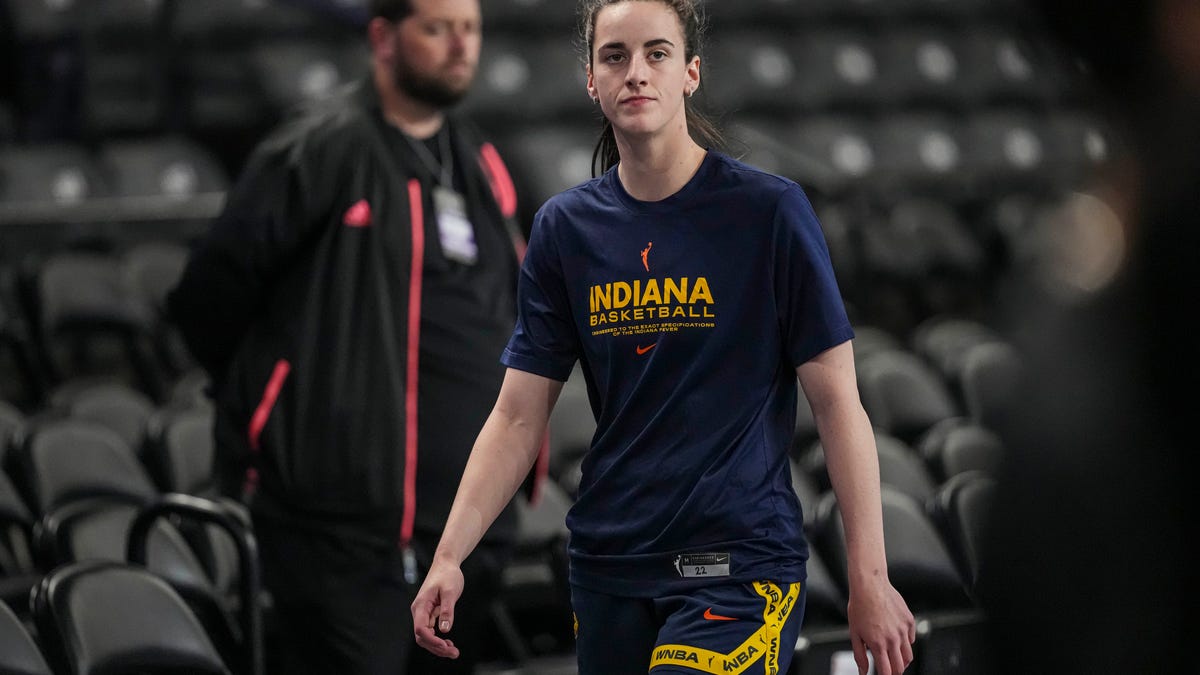 How many points did Indiana Fever's Caitlin Clark score today? Stats ...