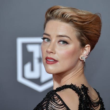 Amber Heard attends the premiere of "Justice League" on Nov 13, 2017.