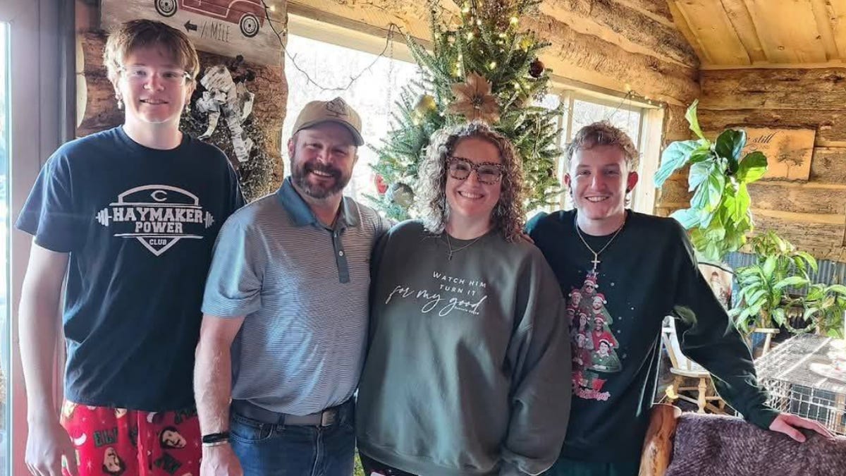 'Heartbreaking': Family of 4 found dead before son's graduation in ...