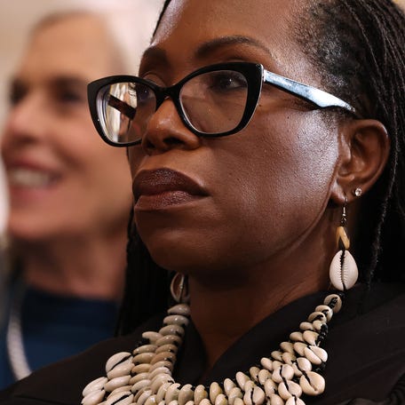 Supreme Court Associate Justices Ketanji Brown Jackson wears a collar and matching earrings made from cowrie shells during the inauguration ceremonies in the Rotunda of the U.S. Capitol on January 20, 2025 in Washington, D.C.