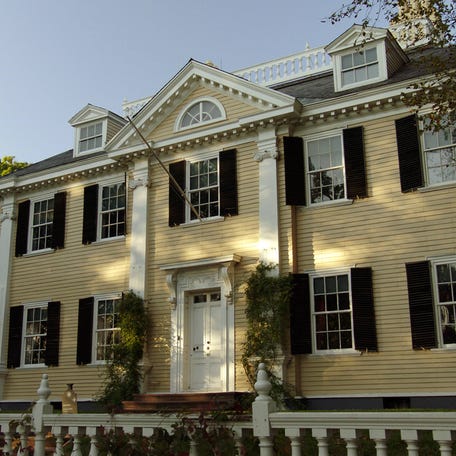 2025 USA TODAY NATIONAL PARKS TAB - KEN BURNS REVOLUTIONARY WAR    Washington Headquarters, Front facade in, Cambridge, Mass.