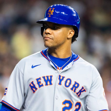 New York Mets outfielder Juan Soto (22) against the Arizona Diamondbacks at Chase Field.