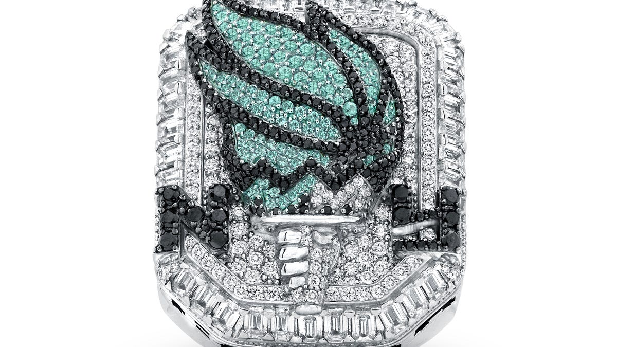 See the New York Liberty's diamond-encrusted 2024 WNBA Championship ring