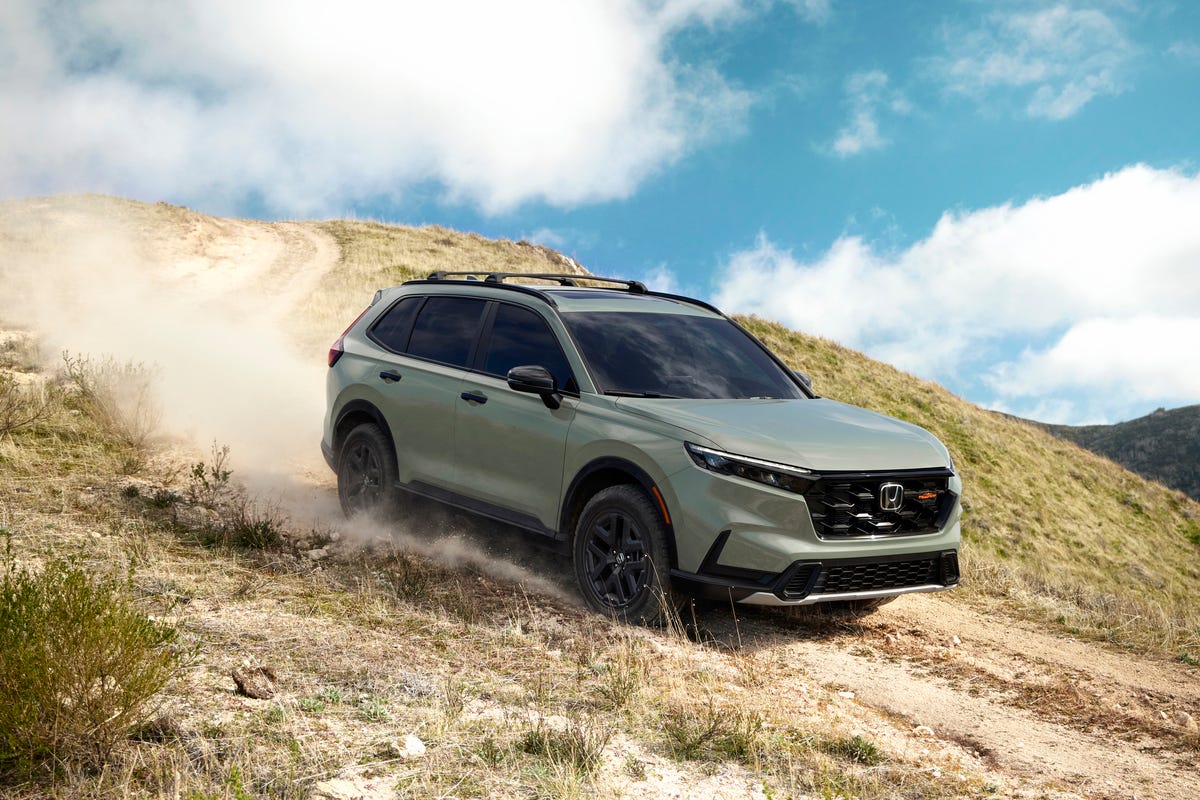 he reason why the Honda CR-V is beating the RAV4 in sales isn't as simple as you may think. In fact, it may not even have much to do with the Honda CR-V itself.