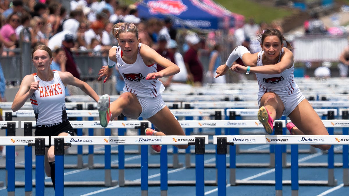 ADM's Josi Dufoe, Elise Coghlan finish 1,2 in 100 hurdles, win shuttle hurdle at state track