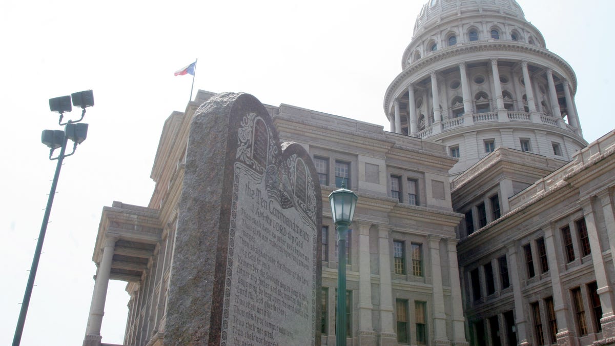 Key vote moves Texas closer to displaying the Ten Commandments in public schools