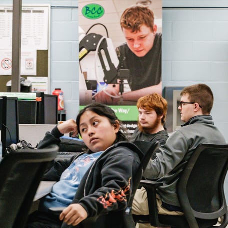 Students learning about engineer and robotics as well as incorporation of artificial intelligence into their studies.