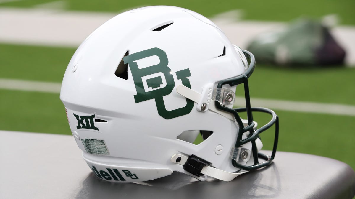 Baylor defensive lineman Alex Foster, 18, dies after shooting