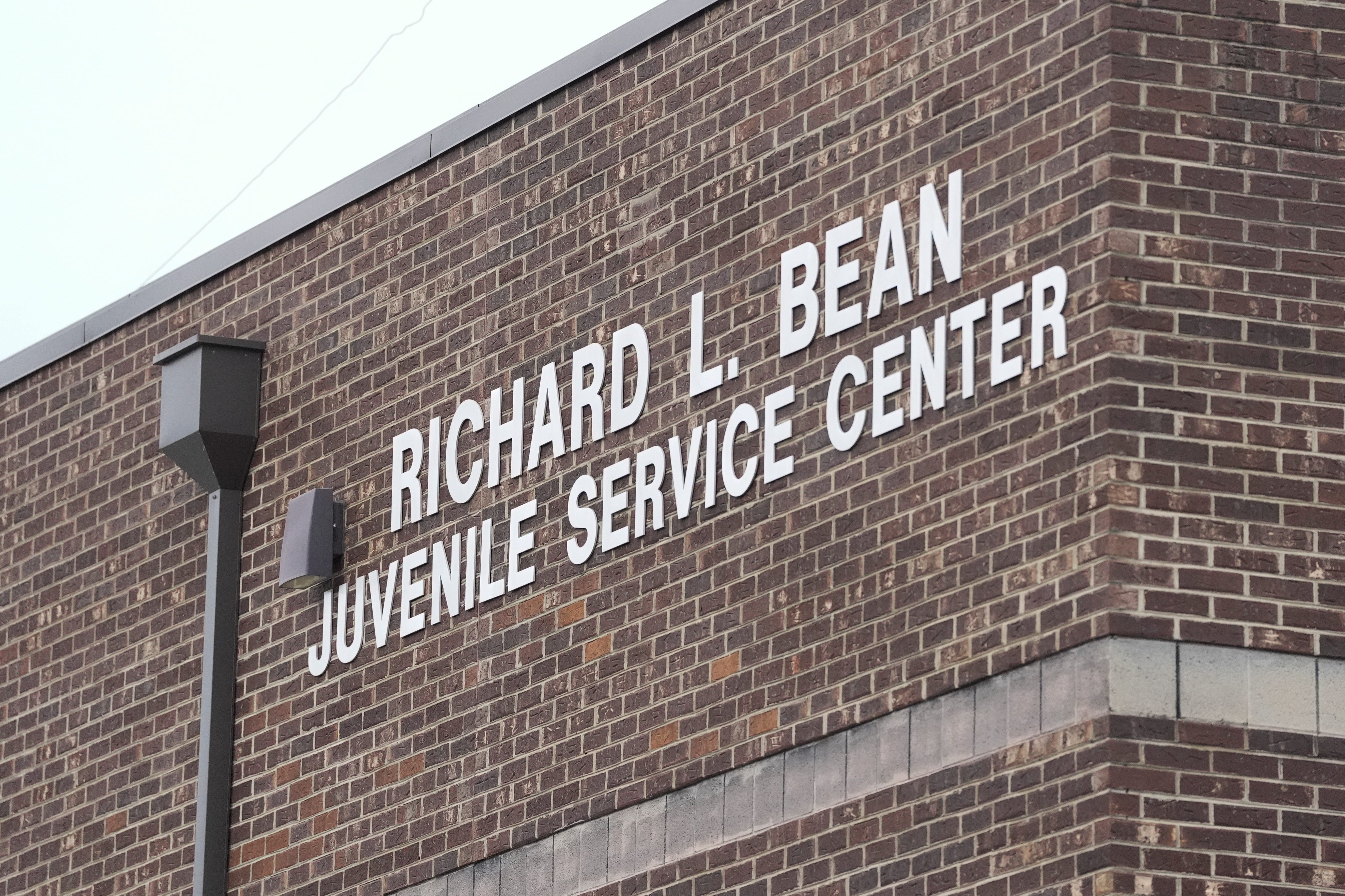 County hands over supervision of juvenile detention center to sheriff