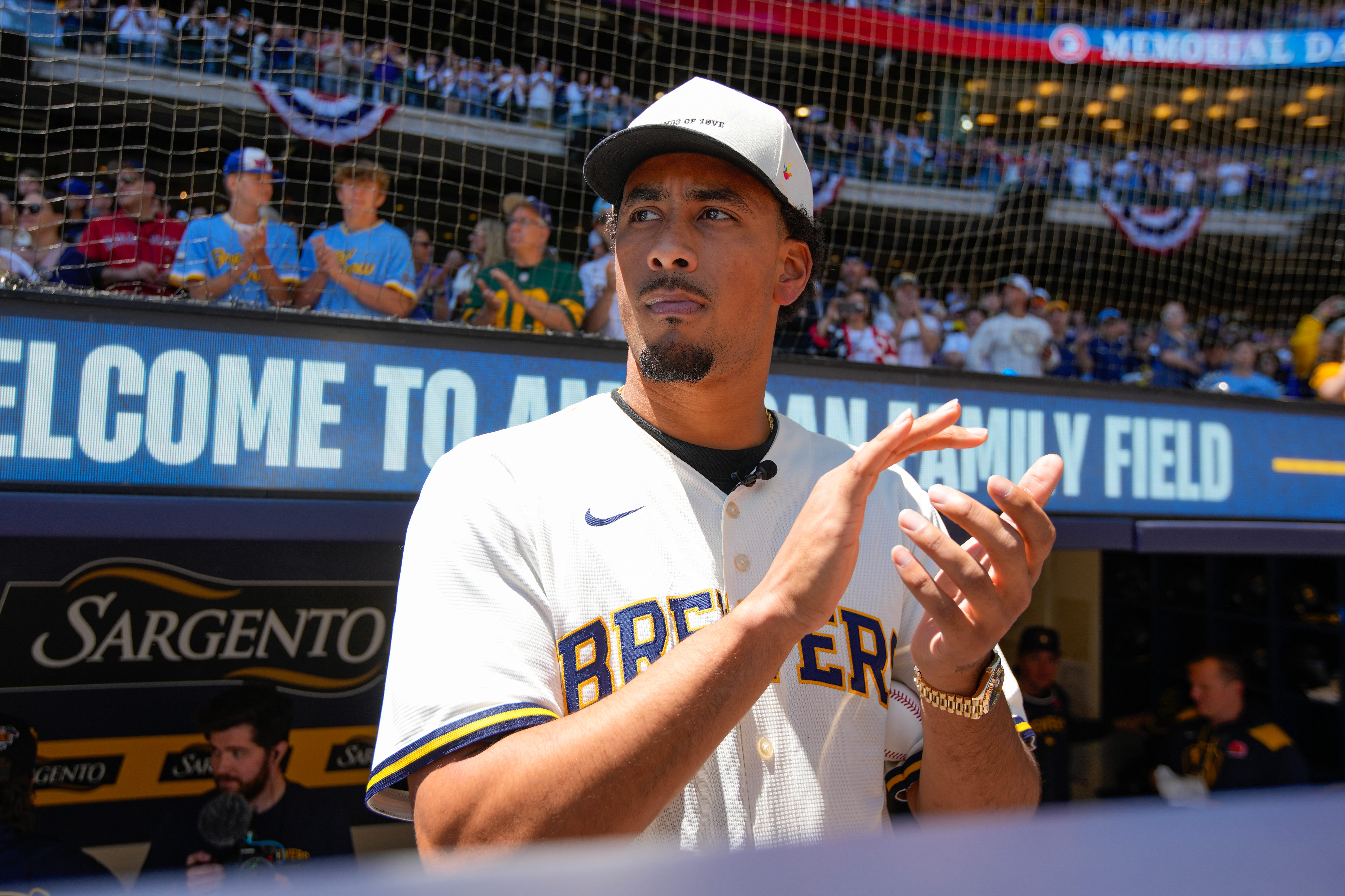 Jordan Love to throw first pitch at Brewers' Opening Day