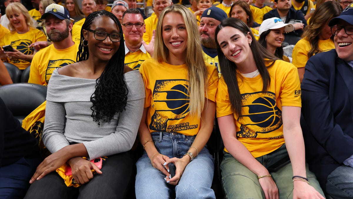 Caitlin Clark among stars at Indiana Pacers vs. New York Knicks Game 6 Caitlin Clark among stars at Indiana Pacers vs. New York Knicks Game 6
