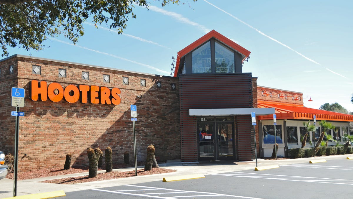 2 Michigan Hooters abruptly close. Are any left after latest closures? 2 Michigan Hooters abruptly close. Are any left after latest closures?